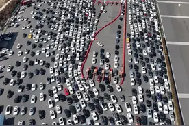 朋友们你被堵了几小时？#吴庄收费站#春运堵车#内容启发搜索#我的打卡足迹#发现中国之旅