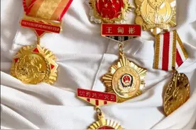 传承伟大抗战精神！长沙公安青年民警与百岁老公安王甸彬一同观礼#九三阅兵