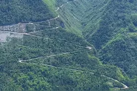 推荐一条特别棒的穿越线路，一路风景优美，宜昌-太平溪-大老岭-五指山-北峰-乐平里-郭家坝-秭归-宜昌#旅行推荐官 #自驾游