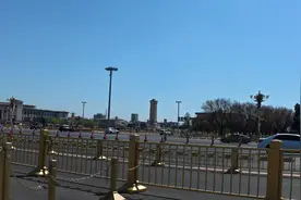 中山公园南门只能进不能出 广场，故宫都需要预约、