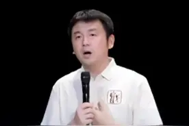 雷佳音在上戏新生开学典礼上发言。网友：这波“唠嗑式”劝学我爱听！#雷佳音  #开学季视频封面