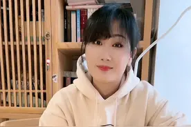 老婆，为什么不少银行，每天只能取5000块， 再多就要提前申请啊？#记录真实生活 #银行 #涨知识 #老婆视频封面