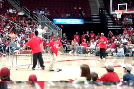 姚明职业生涯三分命中率20%，投篮动作很标准，小时候的你有没有模仿他的投篮姿势#投篮 #姚明 #dou来nba 视频封面