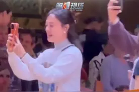 “舞王”邓超后继有人了！女儿小花在英国获舞蹈比赛冠军，孙俪一脸骄傲记录女儿获奖全程。#邓超 #孙俪 #小花 #基因强大 #抖音dou热门 @抖音短视频视频封面