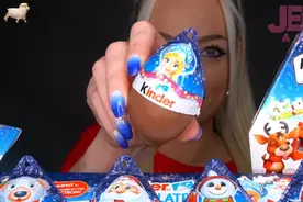 吃健达奇趣蛋的快乐就是小玩具。 #asmr #asmr助眠视频#asmr助眠