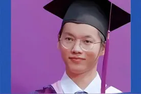 还记得那个“搬砖男孩”林万东吗？当年他以713的高分考入清华大学，如今他怎么样了？#高考的答案  #2025高考必胜 #林万东