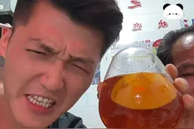 又到了吃大排档的季节了， 一城一夜一味蕾，美食里藏着江湖与人情世故。列气！#抖音首届好好吃饭大赛 #夏天该有的样子 #夏天的快乐从烧烤局开始#城市里的烟火气#在生活的夹缝中寻找快乐视频封面