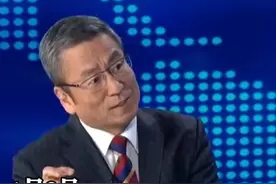 白岩松：按照月薪3000标准，我国中等收入群体已达4亿 #白岩松 #中等收入群体规模超4亿人 #月薪3000 #民生视频封面