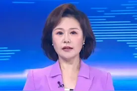 空着的“1945检阅车”让无数人湿了眼眶。这是阅兵式上对先烈们的无声致敬，是跨越时空的邀请。先烈们，你们一直都在我们心中！#九三阅兵 #抗战胜利80周年