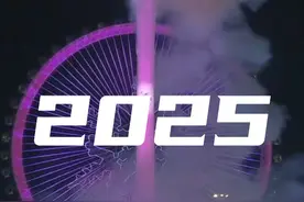 逐梦冰雪 | 从北京冬奥会到哈尔滨亚冬会，我国冰雪竞技水平的进步与突破举世瞩目。竞技体育项目摘金夺银，大众冰雪运动红红火火，从业余爱好者到运动健将，在广阔天地中逐梦冰雪，人民群众持续增长的冰雪运动热情，成为我国冰雪运动实现跨越式发展的澎湃动力。#冰雪新观察 #魅力冰雪 #冰雪经济热起来