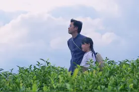 带小贝上山领略一片绿叶的自然与清香，感人生清淡。 #把春天装进茶篓里  #去山海溜溜 #这届年轻人开始上山修行了 #谷雨吃春分外鲜 #寻美铜仁视频封面