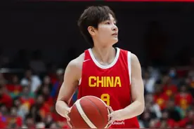 近距离感受@杨力维Yic令人赏心悦目的传球表演~#中国女篮 #杨力维