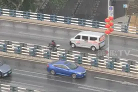 重庆市气象台预测，本轮高温今天将会结束，7月20日开始，受台风外围气流和弱冷空气共同影响，全市高温将有所缓解，届时多地最高气温将跌至34℃以下。#第1眼TV口说有屏  #媒体精选计划视频封面