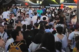 全国避暑大军已抵达贵阳，游客直呼贵阳是空调房！ #避暑度假到贵州  #来贵州爽一夏