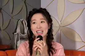 在ktv被人要求唱法图麦是怎样一种体验？      #蛋糕姐姐 #热门歌曲 #治愈系笑容 视频封面