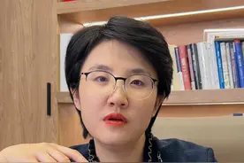 为啥公安不给取保，结果到检察院忽然就取保了？所以就出现了这种人被突然取保的情况，因为如果继续羁押，那可能就会造成最终量刑小于羁押期限，就很容易超期羁押。#西安刑事律师 #法律咨询 #刑事辩护  #逮捕 #超期羁押视频封面