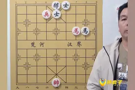 小兵像是下定了某种决心 坚决地转身离去 把黑马看得目瞪口呆