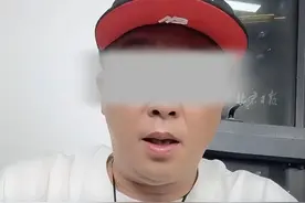 【#网红“柴怼怼”账号被阶段性封禁 #于东来与网红互怼怒称要退圈 】5月3日晚，网红“柴怼怼”抖音账号被阶段性封禁。目前，该账号已清空所有作品。当天上午，胖东来创始人于东来账号设置私密前曾称，如果不让柴怼怼这种随意污蔑伤害他人的行为受到应有的处罚，自己会主动关闭或永远离开胖东来企业。3日晚，抖音黑板报发布通报，下架被投诉人“柴怼怼”29条涉嫌侵权的视频，限制账号投稿权限一个月。