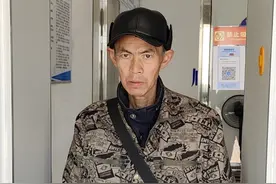 南平市寻亲：五旬男子被救助，自述叫郑小辉，戴黑色帽子，挎黑色小包图片