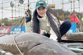 这回扬眉吐气了啊！这个鱼怎么做好吃？ #2025dou来钓鱼 #原来钓鱼才是抖音运动顶流 #dou是钓鱼人视频封面