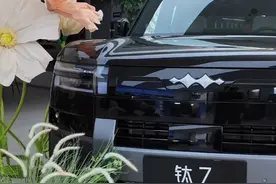 方程豹钛7黑化版就是帅！ 试过了，床车完全没问题