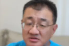 吃什么药，可以把肺结节消掉？ 体检查出肺结节，天就塌了？先别紧张，今天咱们就来聊聊，查出肺结节，到底应该怎么做！ #抖音知识年终大赏 #抖出健康知识宝藏  #薄世宁 #医学通识 #命悬一线我不放手