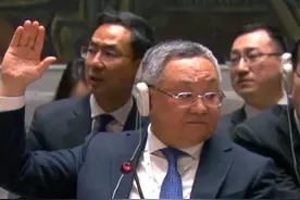 当地时间2月24日，联合国安理会通过美国提出的涉乌决议，中美俄都赞成，英法等弃权，傅聪：中方支持一切致力于和平的努力视频封面