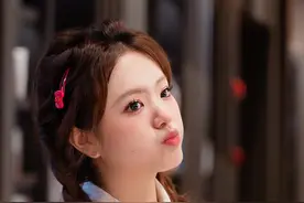 你们要我找的互联网嘴替，其实是个说话押韵的黑怕女孩？#浙传#校花校草#颜值  视频封面