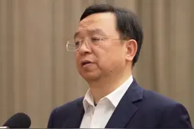 王传福：11万名工程师是比亚迪最大的资产，只有开放创新，才能共同发展。#比亚迪 #王传福 #比亚迪汽车 #新能源汽车视频封面