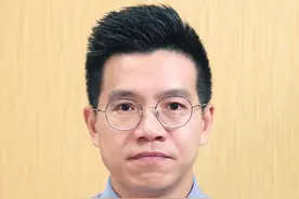 #加拿大一枝黄花是什么花  最近又到了这种花的花期，请各位街坊一旦发现，立即上报！ #加拿大一枝黄花  #粤语新闻  #抖音热评