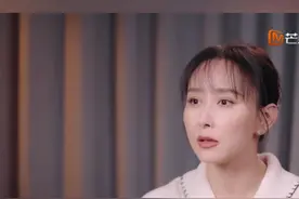 #妻子的浪漫旅行2025 #胡静 #朱兆祥 儿子拍摄vlog分享家中近况，不仅抽象式的汇报静姐养的花没死，鱼也还在，还戳穿姐夫日常出门将时间提前以此催促家人的“小把戏”，一家子的幽默感都是与生俱来的#妻子的浪漫旅行