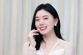著名珠宝拍卖会 女富豪的天价收藏 顶级珠宝收藏家！女富豪海蒂霍顿的专场拍卖会
怎一个“壕”字了得！！
品类从红宝石、钻石，到翡翠、珍珠~
只有你想不到，没有她收藏不到的！
-
关注阿雅，买珠宝不被耍
#拍卖会   #高级珠宝   #珠宝首饰  #珠宝知识  #涨知识视频封面