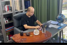 请领导签字的礼仪细节 #领导 #职场 #礼仪 #细节视频封面