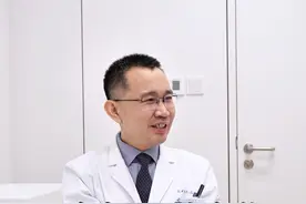 一条视频教会你 如何缓解膝盖疼下蹲困难 #医学科普  #骨科   #膝关节疼痛  #硬核健康科普行动  #年度健康知识干货大赏 @膝关节外科刘国彬视频封面