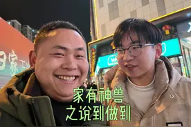 家有神兽之说到做到 教孩子怎样套被子，比哪个的方法更实用。