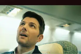 一个诡异的播放器，飞机失事前的诡异征兆 #影视解说 #每日推荐电影 #好剧推荐 #电影片段剪辑 #烧脑悬疑