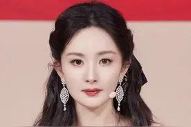 为何杨幂说话捂嘴？以为是避免口臭尴尬，真相曝光才知格局小了 #杨幂 #刘诗诗 #唐嫣  #娱乐  #八卦视频封面