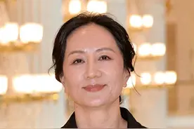 孟晚舟：不是只有伟大才值得被歌颂，平凡的岗位同样卓越 孟晚舟：不是只有伟大才值得被歌颂，平凡的岗位同样卓越。来源：香港中文大学（深圳）2024毕业典礼#孟晚舟 #华为 #职业 #伟大 #平凡 