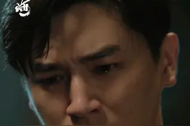 帮主横死，凶手潜逃，目睹父亲死状的振东会做何打算？#狮城山海 #狮城山海定档0430 #杨旭文