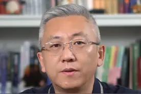 迈巴赫S级迎来枪金对手，尊界S800上市48小时大定超2100台！#尊界s800 #迈巴赫视频封面