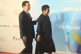 跟随镜头下的明星百态 #娱乐评论大赏 #娱乐每日播报 #娱乐圈视频封面