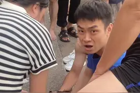 4岁女孩不慎溺水昏迷，路过男子120秒极限救援。#小伙第一次救人手发抖仍拼尽全力  “我也没救过人，就拼尽全力。她醒来那一刻感觉心里的石头放下了。”视频封面