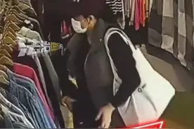 女子在服装市场偷衣服被抓现行 穿同样的衣服下手 事后还装傻 刚赔完钱又一家店主追来（郭）#北京dou知道视频封面