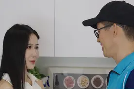 骗子盯上了外卖小哥，看似是在帮忙，实则是在犯罪！ #悬疑 #防诈骗 #外卖小哥 #意想不到的结局 #剧情视频封面