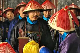 李卫扳倒了黄伦也整治了江苏的官场，一身轻松的他决定去放松一下