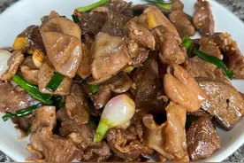 生炒猪杂做法，鲜香爽口够锅气，好吃不腻适合整两杯 #家常菜