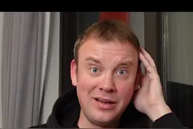 老外拿到中国绿卡后过春节... #中国绿卡 #歪果仁 #春节 