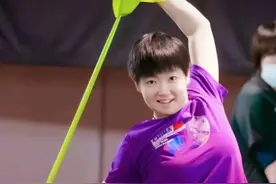 发明孙颖莎的人就是天才，平等嫉妒每个可以捏到小豆包脸颊肉的人