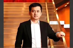 “爱拼敢赢”，不止是一句口号，更是安踏的基因！看丁世忠如何用“拼”劲，将晋江小厂拼成世界体育巨头！#安踏  #丁世忠  #爱拼敢赢  #商业传奇 #体育品牌视频封面