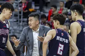 广东男篮集训苦练！11名年轻球员亮相，3大陪练留队，杜锋表态视频封面